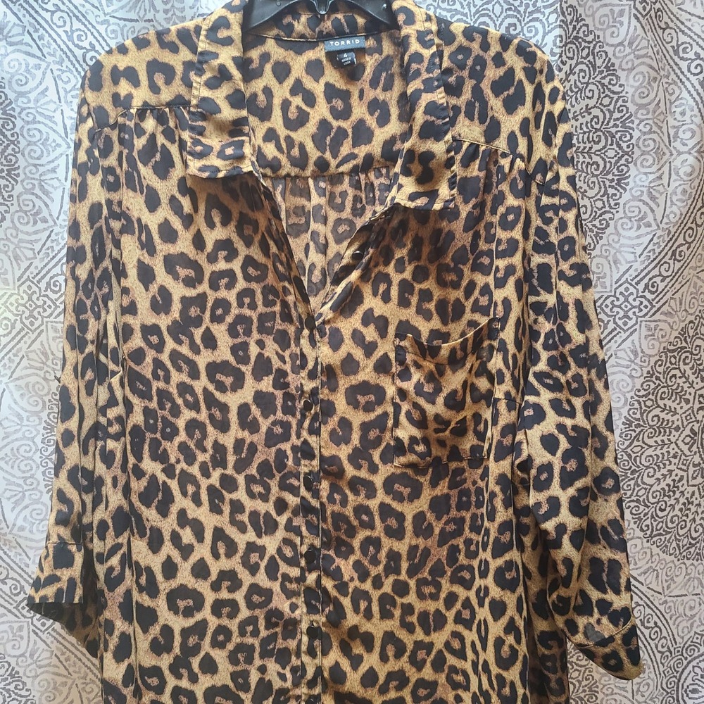 Torrid Tunic Button Shirt Womens 4 Plus Brown Leopard Roll Sleeve Semi Sheer - Picture 2 of 10